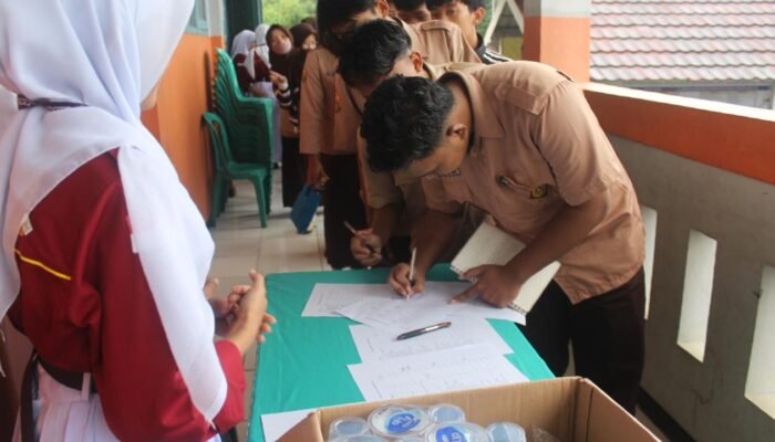 OSIS SMAN 1 Parakansalak Berperan Aktif Sukseskan Career Day 2026