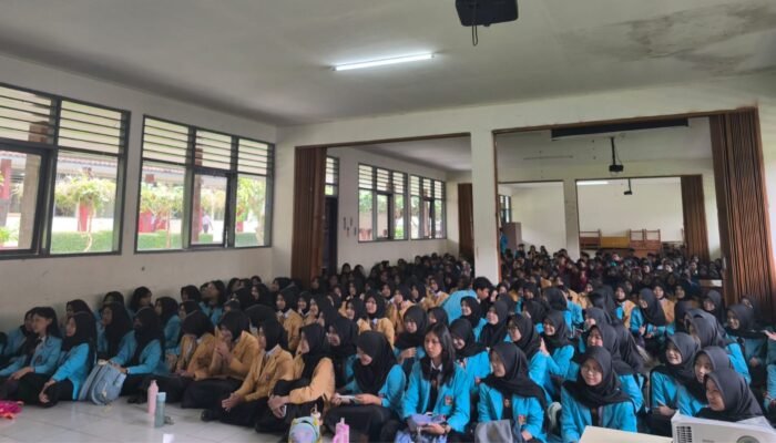 Menjawab Kegalauan Pasca Kelulusan, SMKN 2 Sukabumi Hadirkan Kampus dan Dunia Kerja