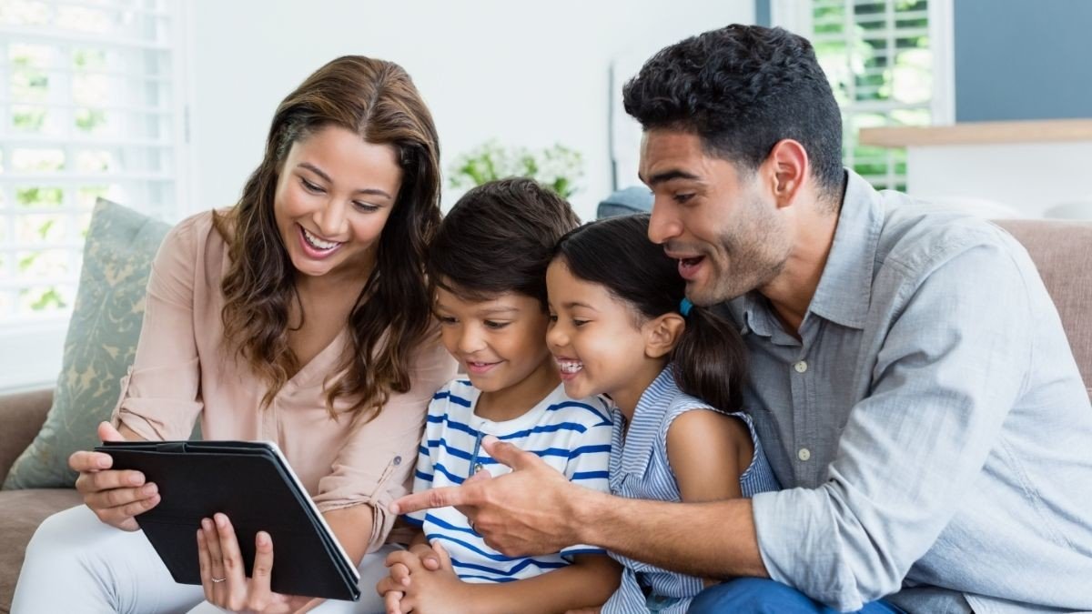 Rumah sebagai Safe Space: Tempat Anak Pulang Saat Salah di Internet | Sumber: KlikDokter