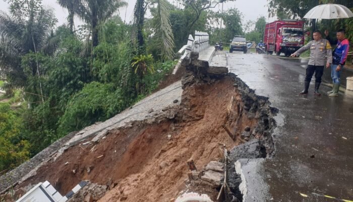 TPT Jabar Istimewa di Nyalindung Kembali Longsor, Akses Sukabumi–Sagaranten Terganggu