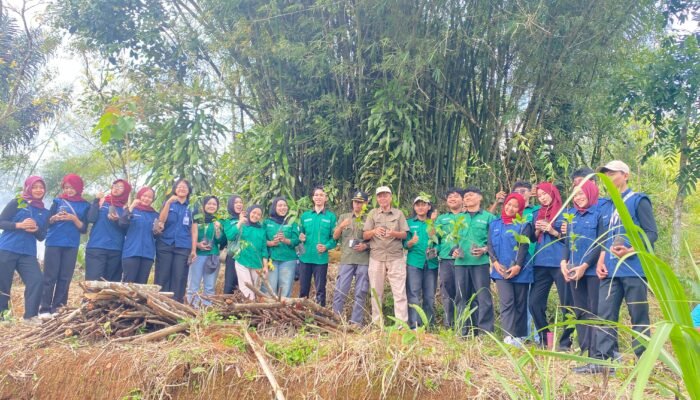 Jabar Eco-vision 2026 Tanam 300 Bibit Pohon di Caringin