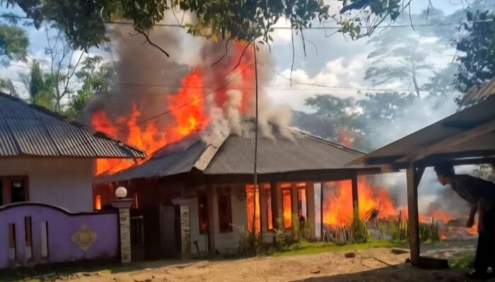 Kebakaran Tiga Rumah di Cimanggu Picu Kepanikan Warga, Kerugian Meningkat