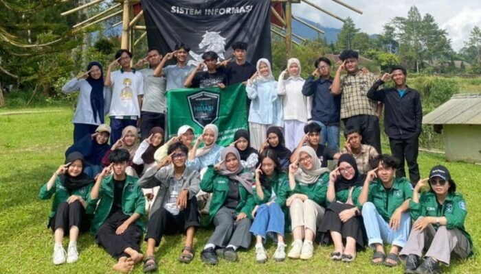 Koneksi Bicara Dikit: Gathering HIMASI Pererat Soliditas Pengurus