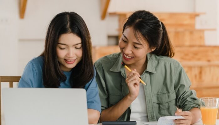 Jangan Sampai Salah Pilih! Ini Cara Mahasiswa Menentukan Magang atau Freelance