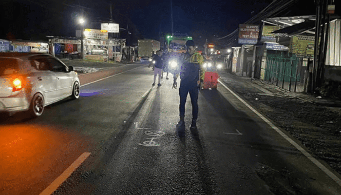 Kronologi Kecelakaan Parungkuda: Pemotor Gagal Nyalip Tabrak Mobil