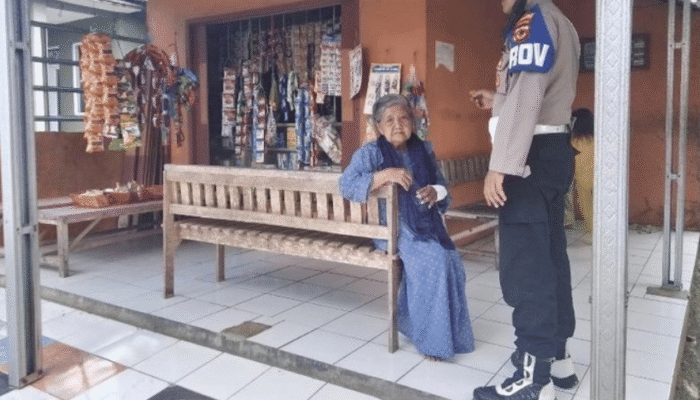 Modus Pembeli Rokok, Nenek Lembursitu Jadi Korban