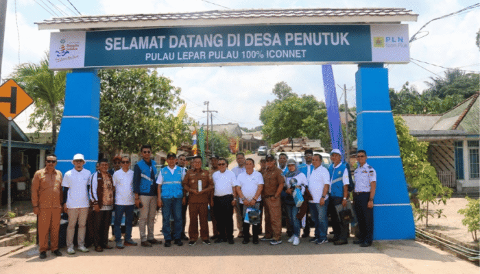 PLN Icon Plus Hadirkan Internet di Pulau Lepar