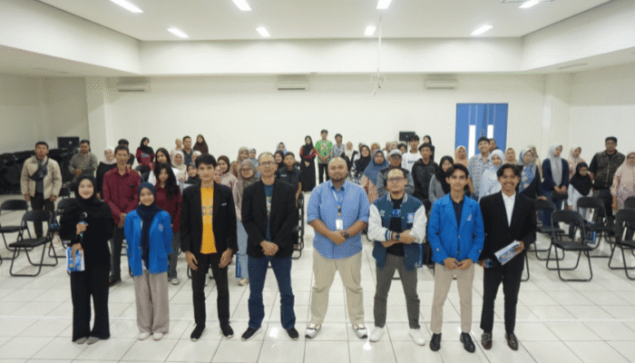 Kuliah dan Beasiswa Jadi Topik Panas di Seminar Parenting UBSI