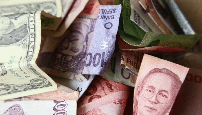 Rupiah Melemah ke Rp17.600, Ekonomi Nasional Jadi Sorotan