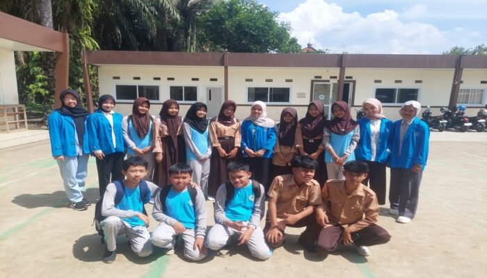 Mahasiswa Gelar Pelatihan Microsoft Excel Dasar untuk Tingkatkan Kemampuan Digital Siswa MTSs Al-Karomah