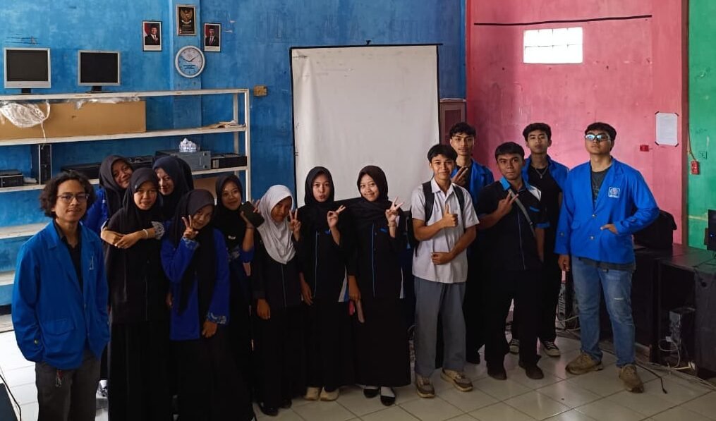 Sosialisasi Business Intelligence SMK Al Husaeniyah