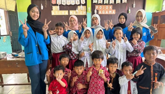 Mahasiswa UBSI Sukabumi Hadirkan Penyuluhan Agama Interaktif untuk Siswa SD Negeri Rawasalak