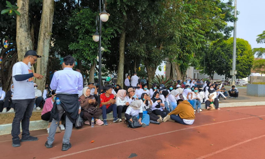 Ribuan warga hadir dalam Aksi Dukungan MBG.