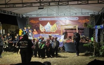 Ja’e Tutup Festival Budaya Anak Pesisir, Cerita Budaya Jawa di Tengah Masyarakat Sunda Purwasedar