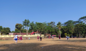 Semifinal Sepak Bola Ujung Genteng Ramaikan HUT ke-81 RI