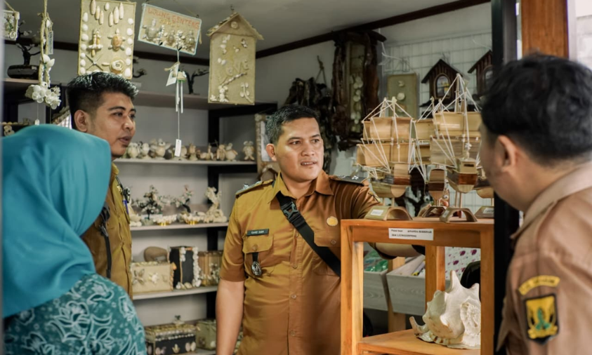Desa Ujunggenteng Jalani Verifikasi 12 Indikator Penilaian
