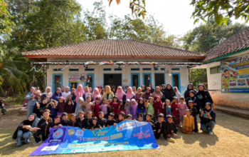 Digital Parenting di Desa Ujunggenteng, Edukasi untuk Orang Tua