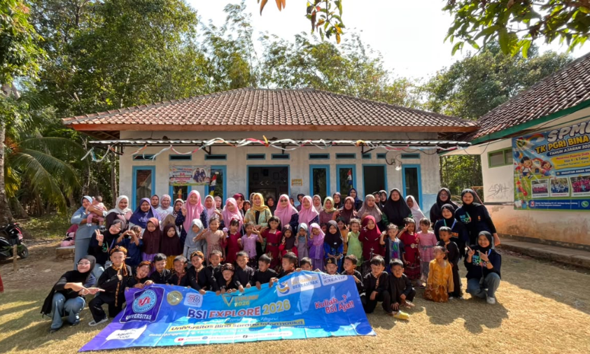 Digital Parenting di Desa Ujunggenteng, Edukasi untuk Orang Tua