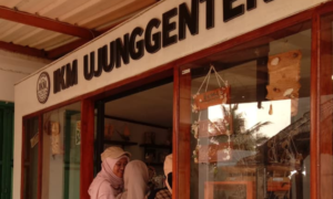 IKM Ujunggenteng Olah Limbah Pesisir Jadi Kerajinan Bernilai Ekonomi