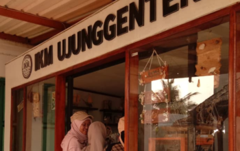 IKM Ujunggenteng Olah Limbah Pesisir Jadi Kerajinan Bernilai Ekonomi