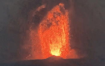 Abu Vulkanik Anak Krakatau Capai Sukabumi, Warga Perlu Waspada