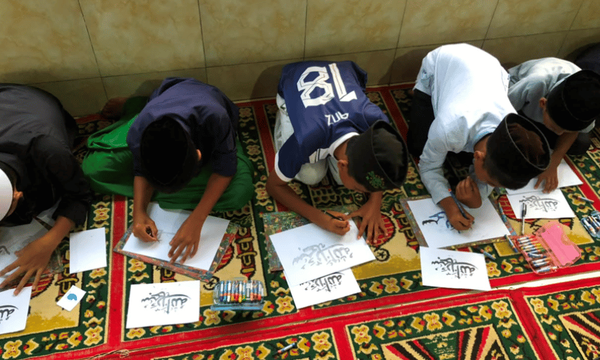 Perlombaan kaligrafi | Doc. Istimewa