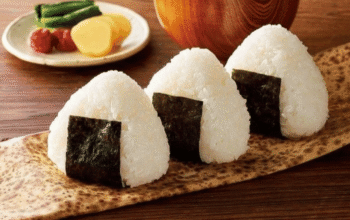 Onigiri, Nasi Kepal Khas Jepang yang Sering Jadi Bekal