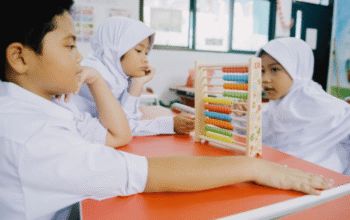 Sekolah Islam Kurikulum Cambridge di Depok, Perpaduan Pendidikan Karakter dan Global | Sumber: Canva.com