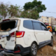 Kecelakaan Lalu Lintas, Mobil Boks Tabrak Dua Kendaraan Pekerja PJU di Lingsel
