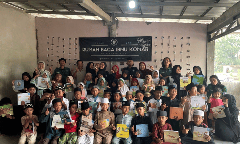 HIMASI Sukabumi Dukung Gerakan Literasi dan Berbagi Bersama Rumah Baca Ibnu Komar | Doc. Istimewa