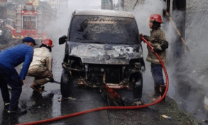 Mobil Gran Max Terbakar di Sukabumi, Pasutri Selamat