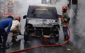 Mobil Gran Max Terbakar di Sukabumi, Pasutri Selamat