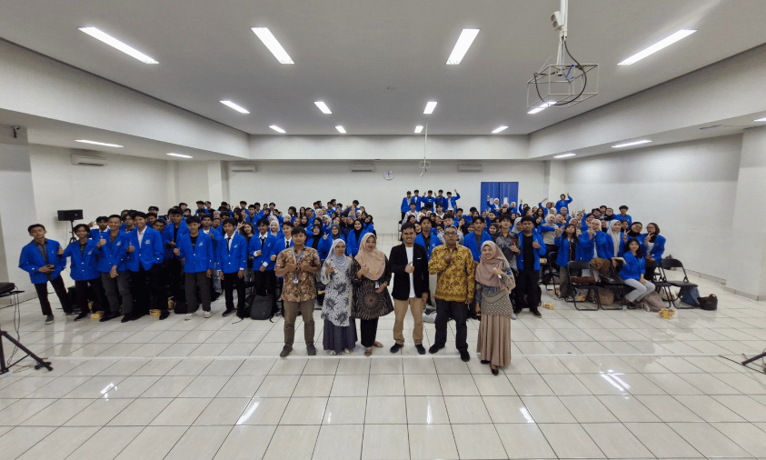 Japar Sidiq Ajak Mahasiswa UBSI Jadi Pengusaha Sebelum Wisuda